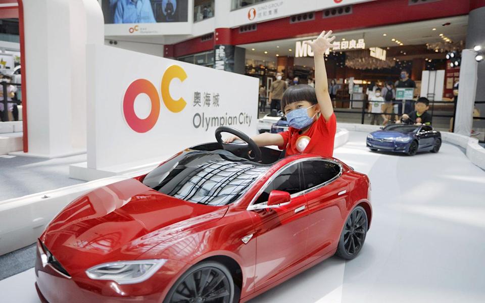 Tesla香港首次展出2022年版Model 3及Model Y，同时设有儿童驾驶学院