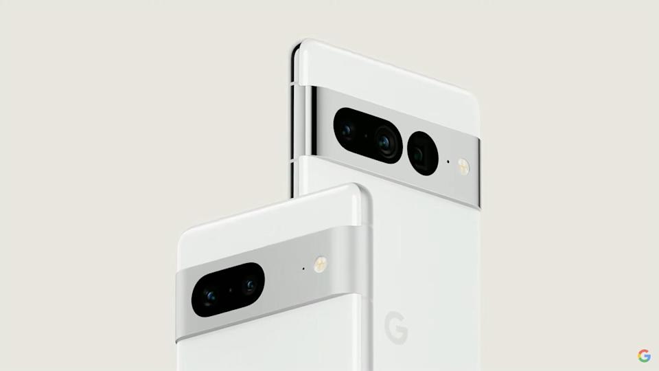 Google Pixel 7现身，背后的“护目镜”换成了铝金属色