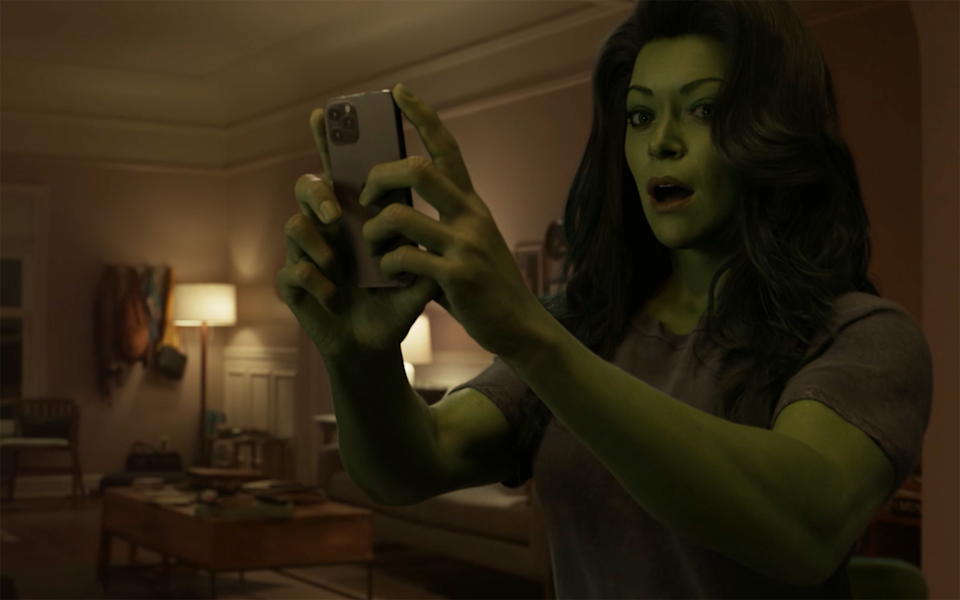 女律师变身绿巨人《She-Hulk》这首支片花片释出；女英雄《Echo》人剧照曝光