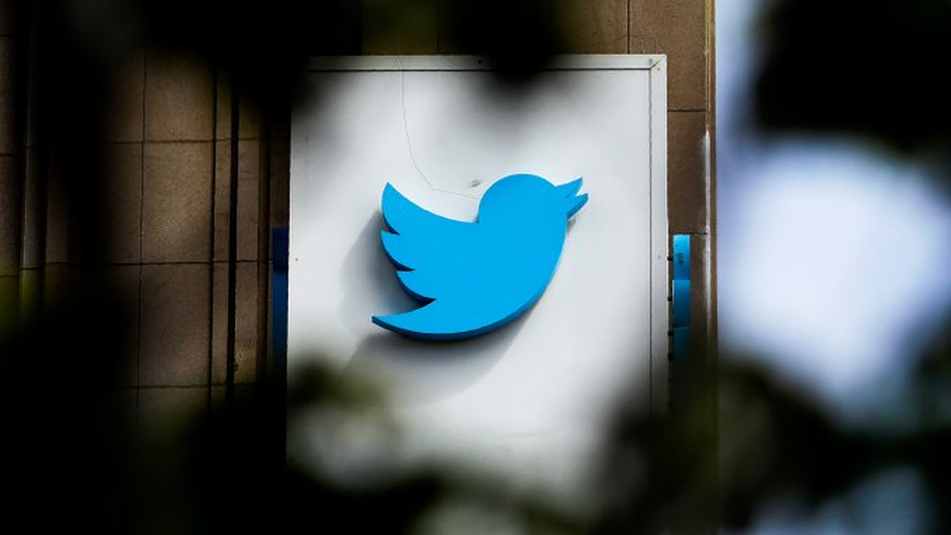 Twitter正在招聘数量惊人的联邦调查局特工、中央情报局、间谍和许多前英特尔官员