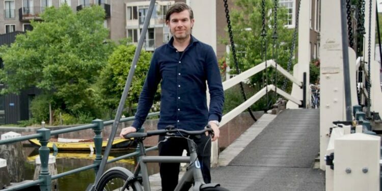 荷兰自行车集团 Pon.Bike 收购了总部位于阿姆斯特丹的自行车制造商 Veloretti