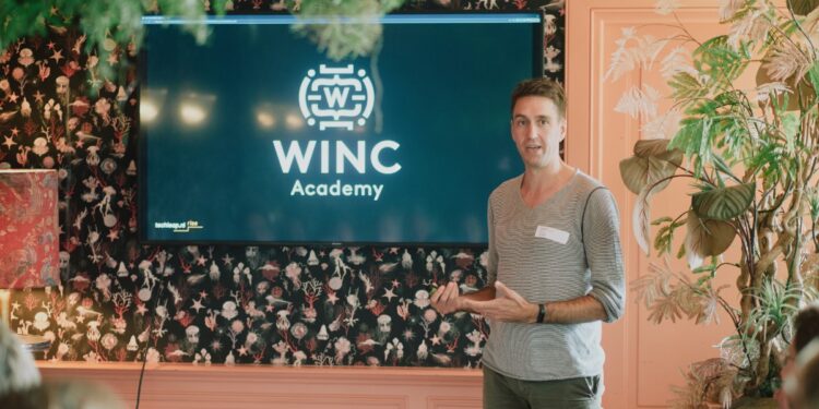 解决数字时代的技能差距：Winc Academy 如何让技术技能变得可及