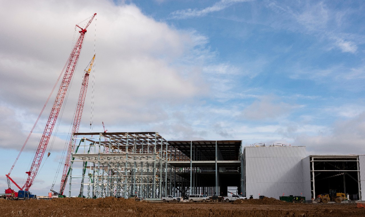 福特挑逗第二辆电动卡车，展示 BlueOval City Progress