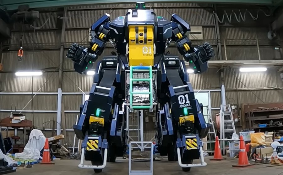 来认识一下 ARCHAX，这是一款 14.8 英尺长的漫画风格高达机器人，由日本初创公司 Tsubame 开发