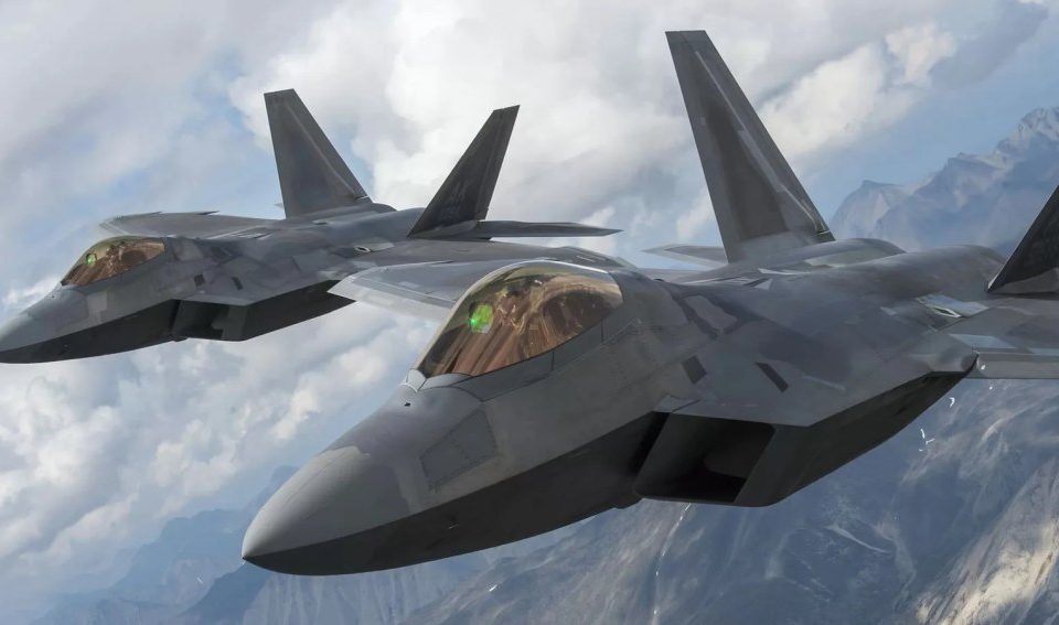 中国科学家称在探测F-22隐形战机方面取得突破：F-22隐形受到威胁？