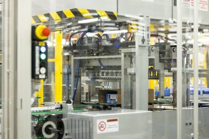 A photo of a packaging machine.