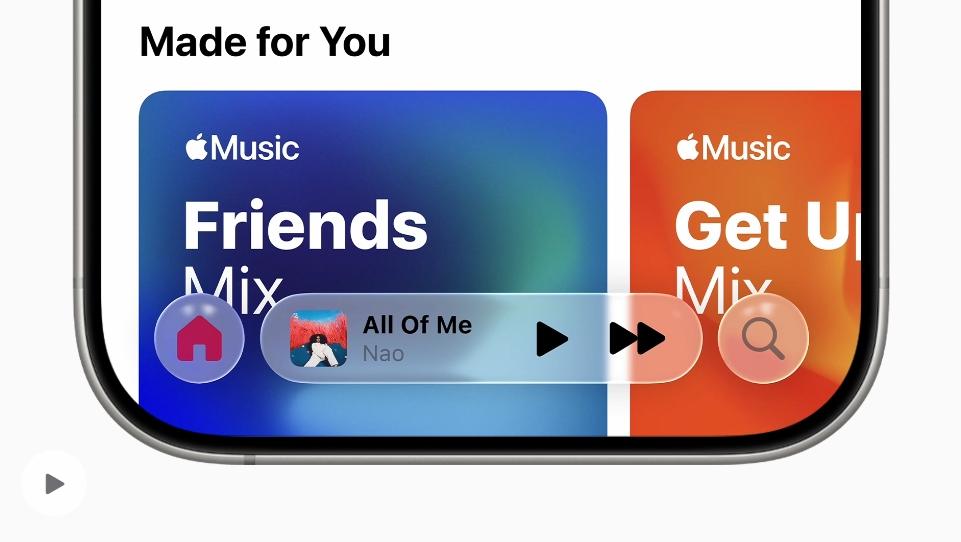 iOS 26 液态玻璃新界面示意图