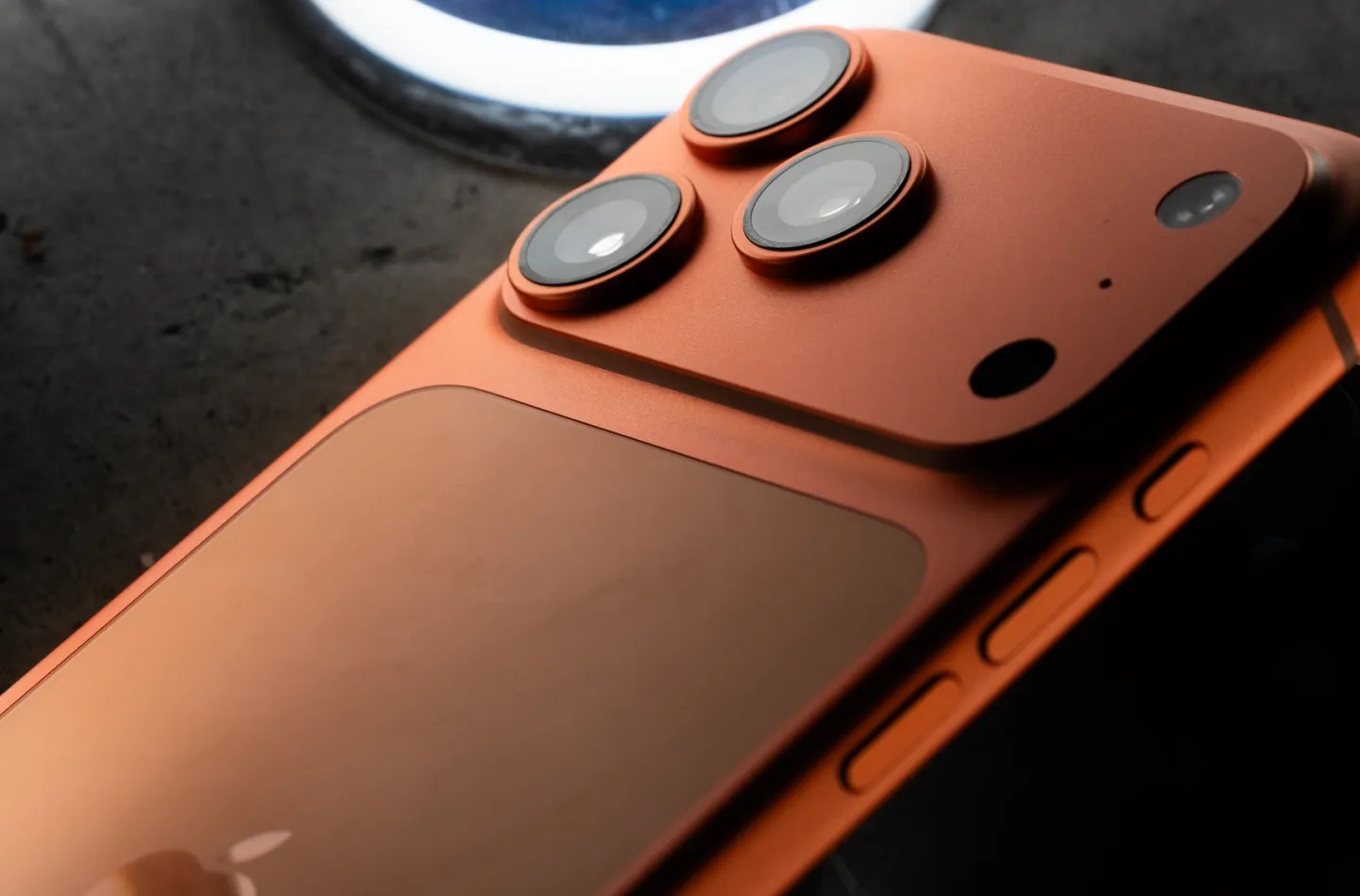 Adobe Project Indigo应用界面，展示了其独特的计算摄影效果